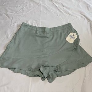 New with tags, Altar’d State skort
